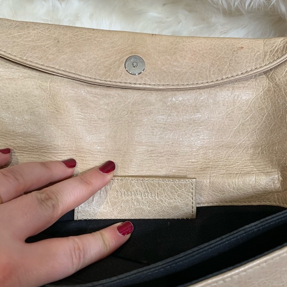 COPY - cream large balenciaga clutch - Picture 6 of 10